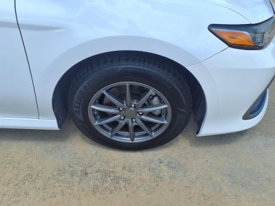 2022 Toyota Camry Hybrid LE