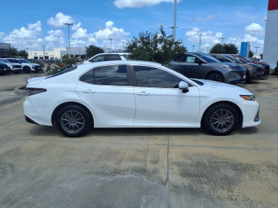 2022 Toyota Camry Hybrid LE
