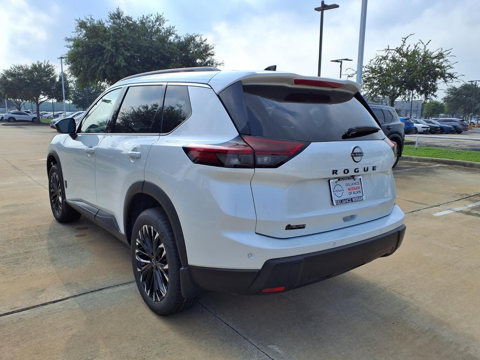 2026 Nissan Rogue Dark Armor