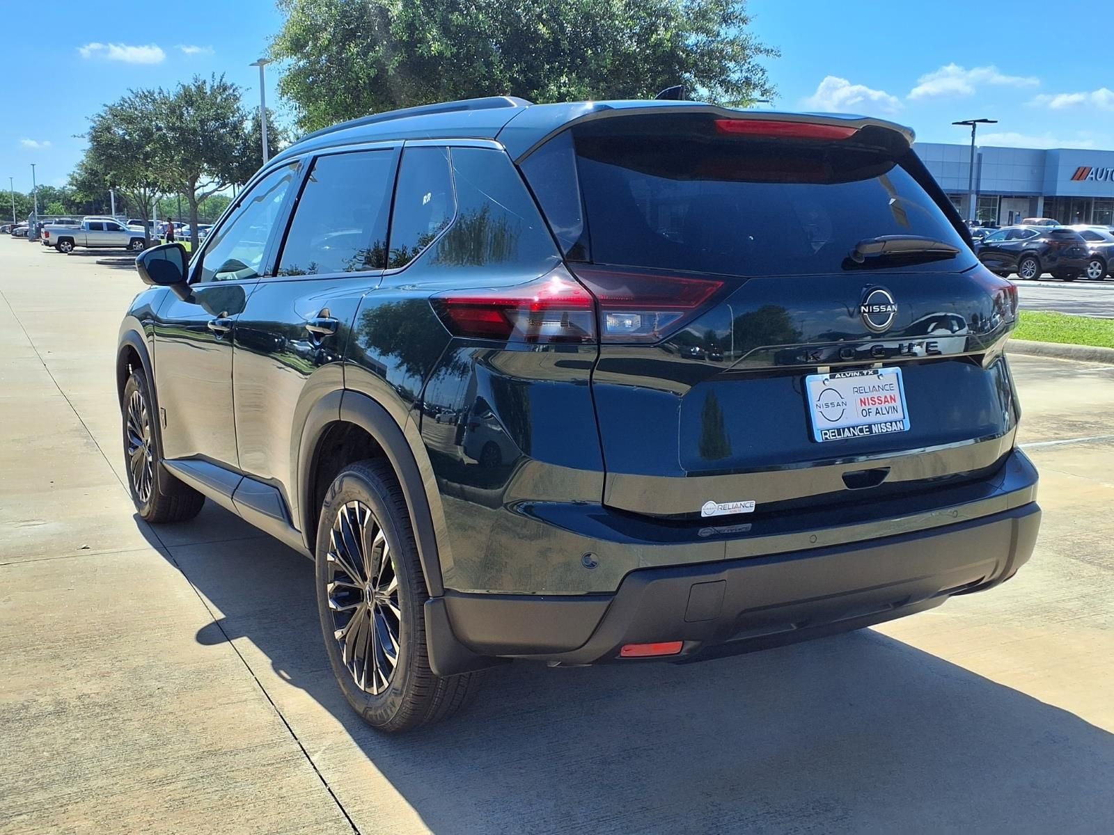 2026 Nissan Rogue Dark Armor