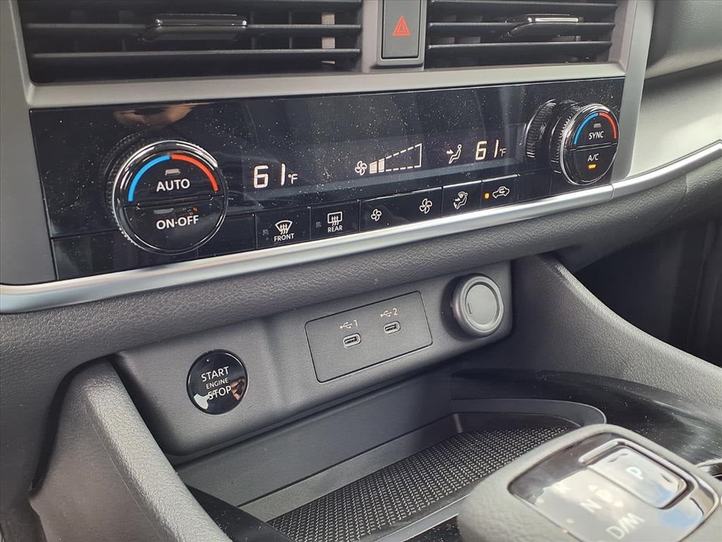 2026 Nissan Rogue SV