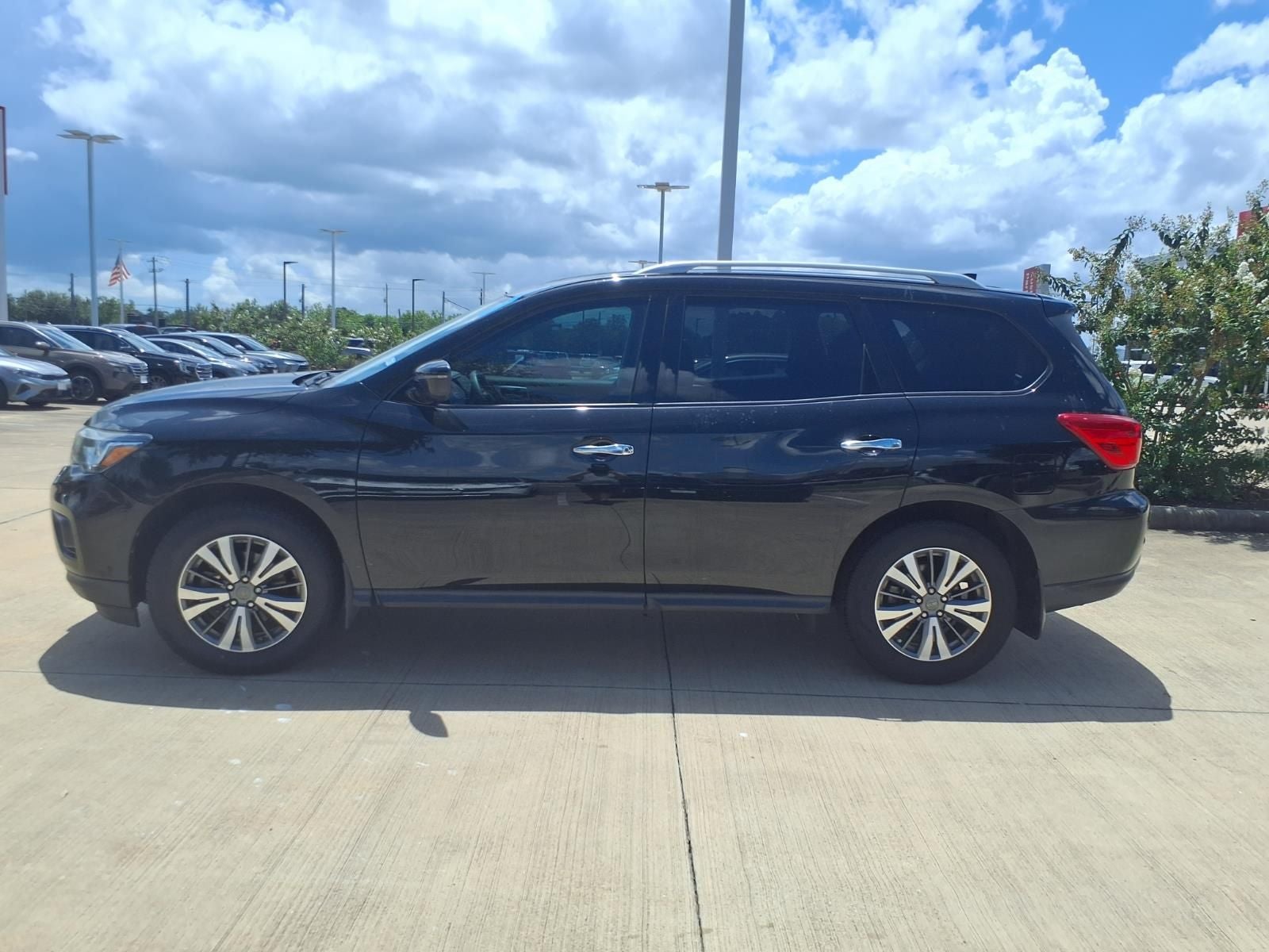 2020 Nissan Pathfinder S