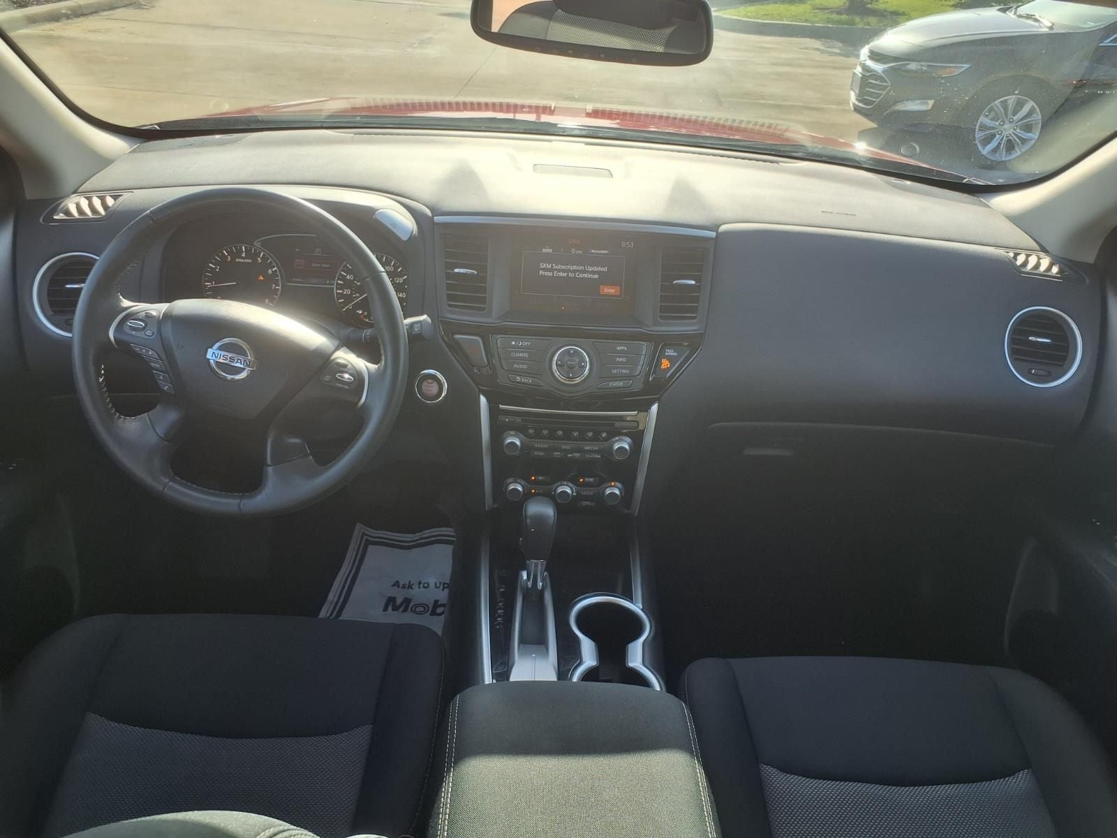 2017 Nissan Pathfinder SV