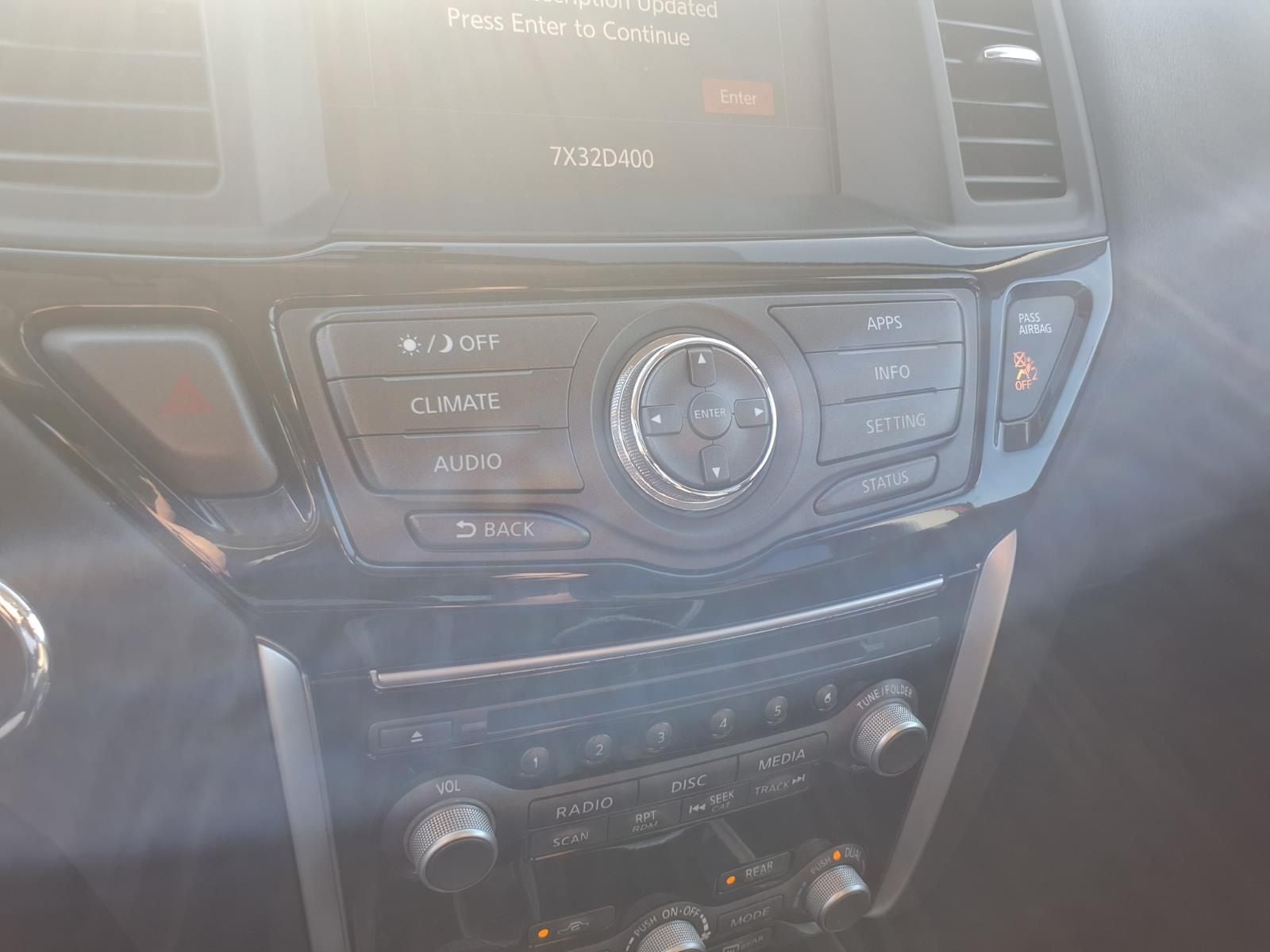2017 Nissan Pathfinder SV