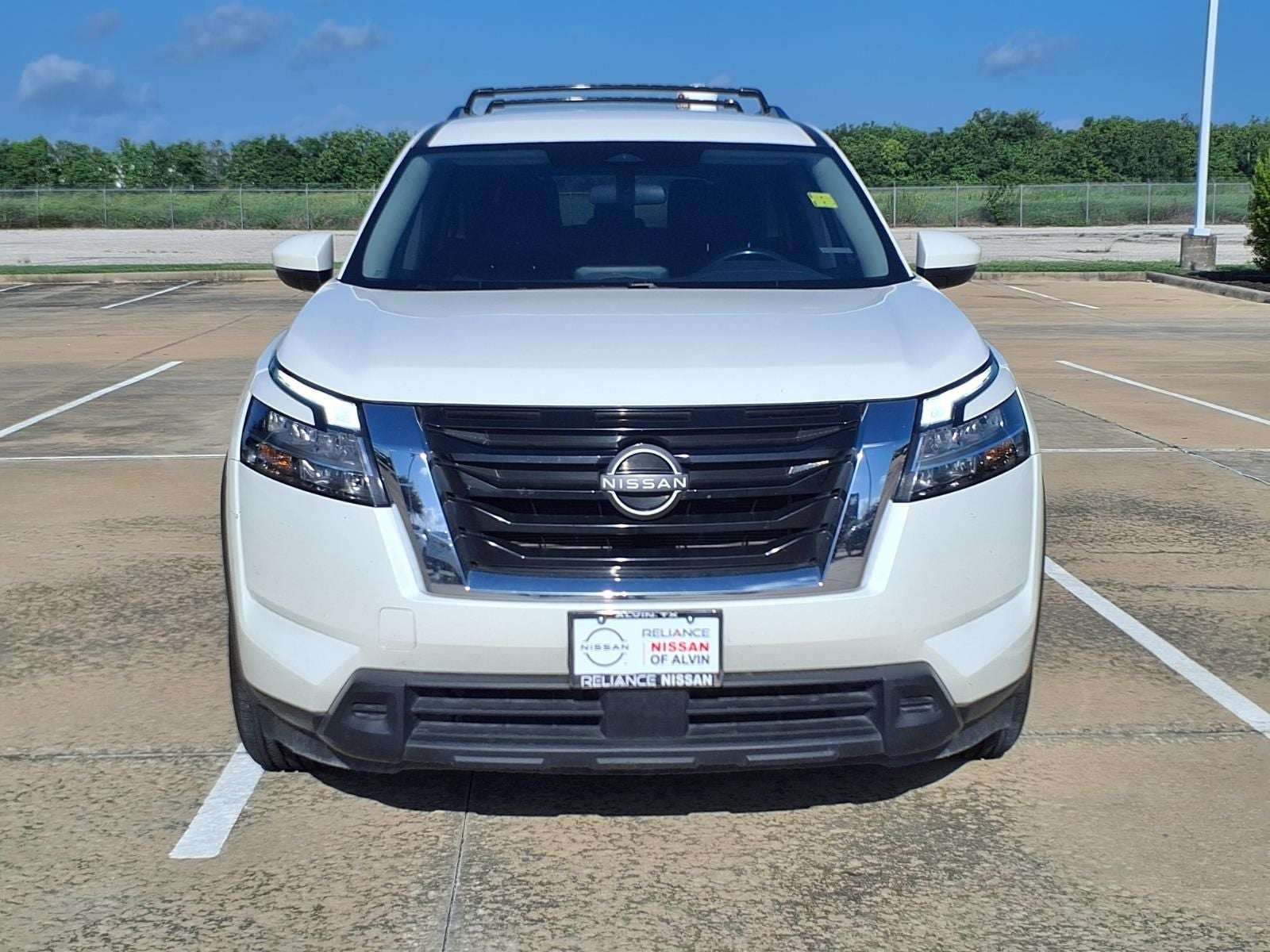 2022 Nissan Pathfinder SV