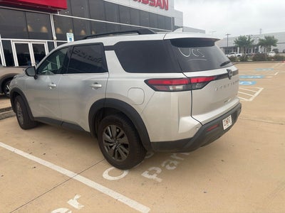 2024 Nissan Pathfinder SV