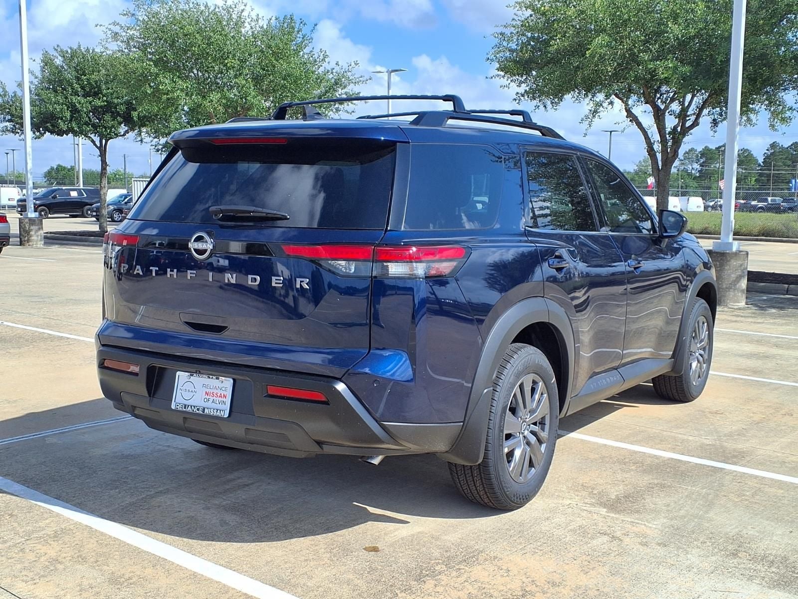 2026 Nissan Pathfinder SV