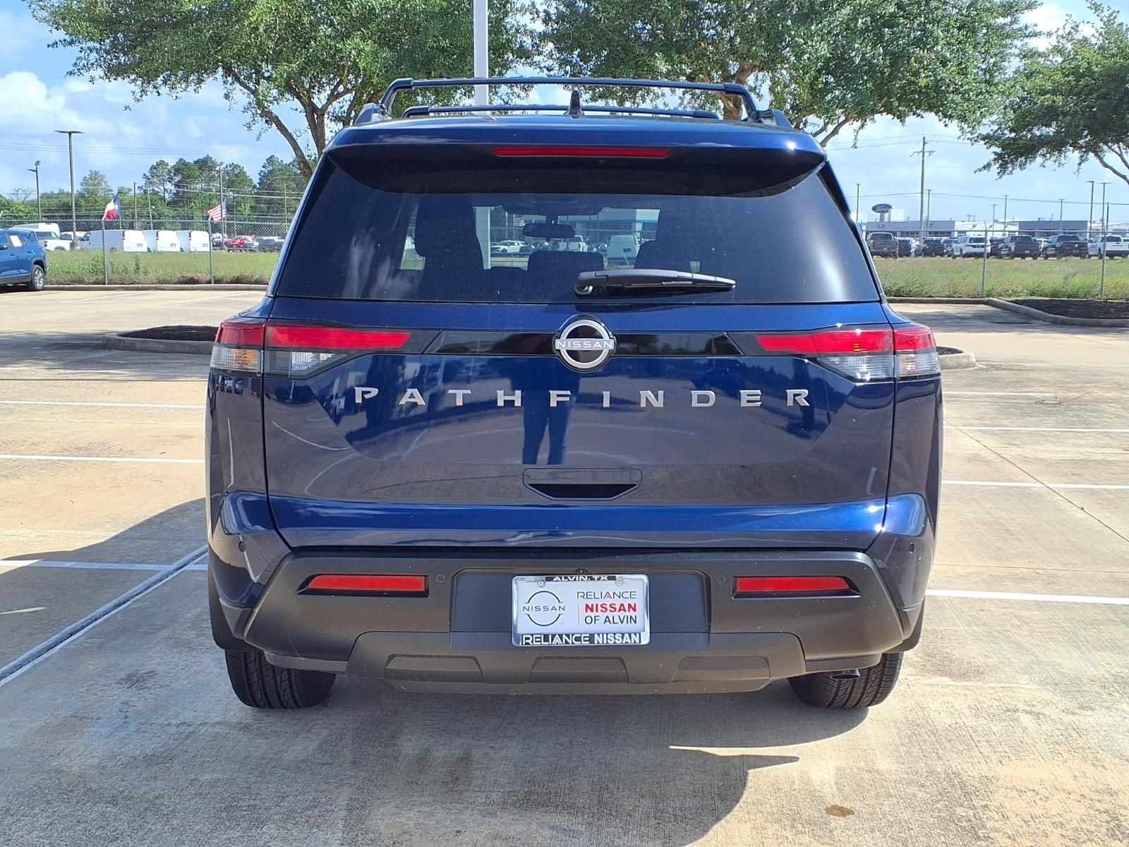 2026 Nissan Pathfinder SV