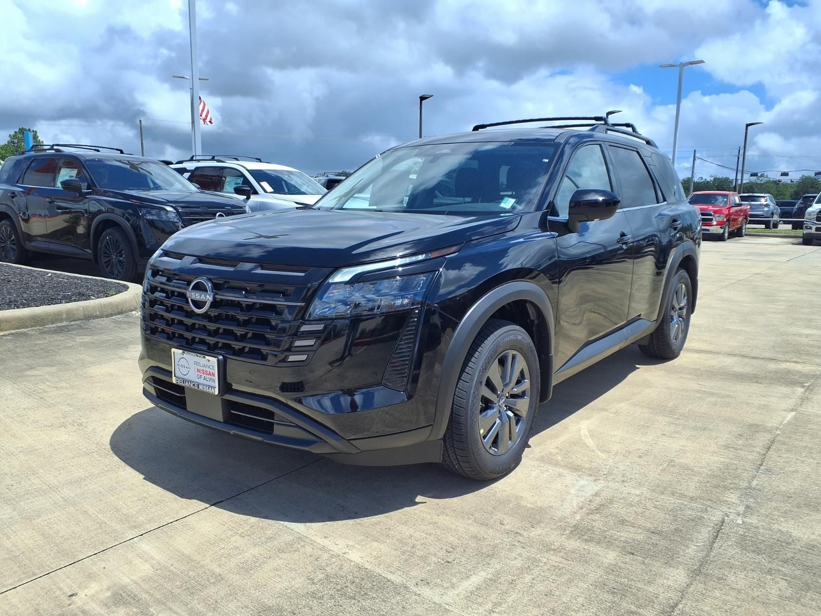 2026 Nissan Pathfinder SV