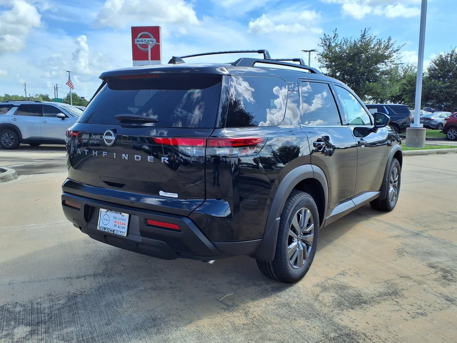 2026 Nissan Pathfinder SV