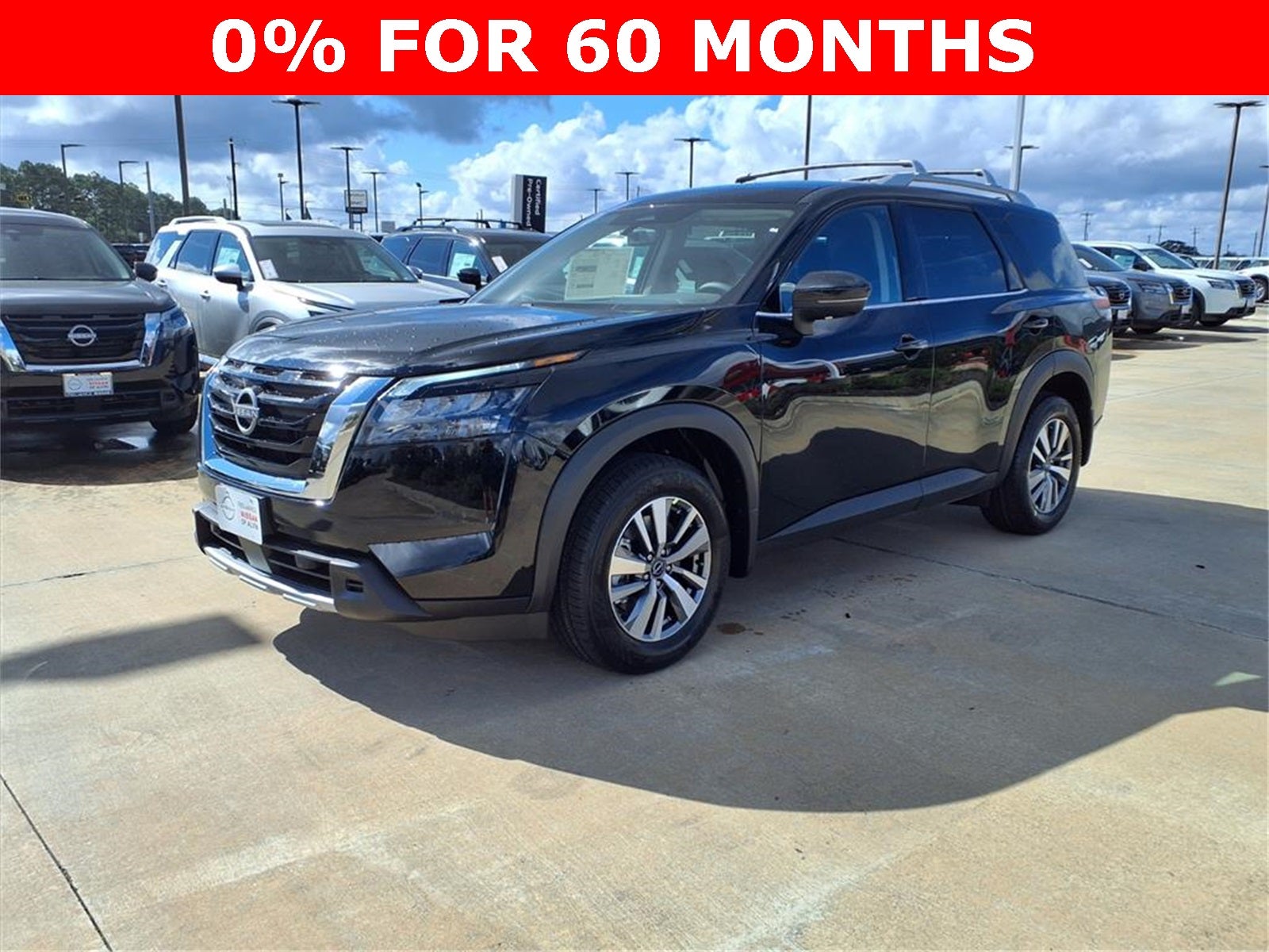 2025 Nissan Pathfinder SL