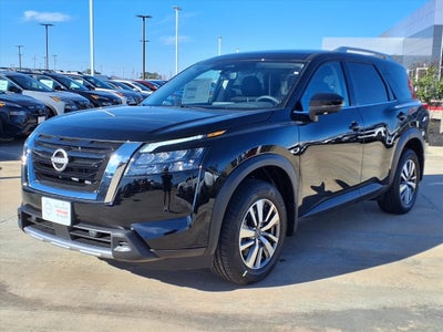 2025 Nissan Pathfinder SL