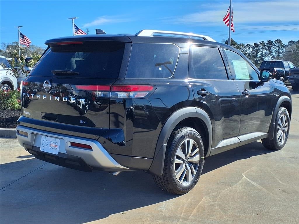 2025 Nissan Pathfinder SL