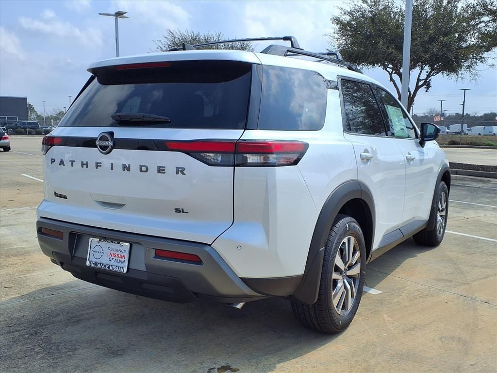 2026 Nissan Pathfinder SL