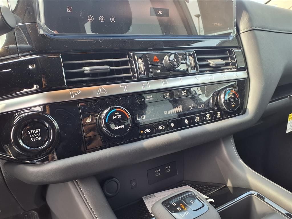2026 Nissan Pathfinder SL