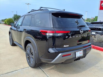 2026 Nissan Pathfinder SL
