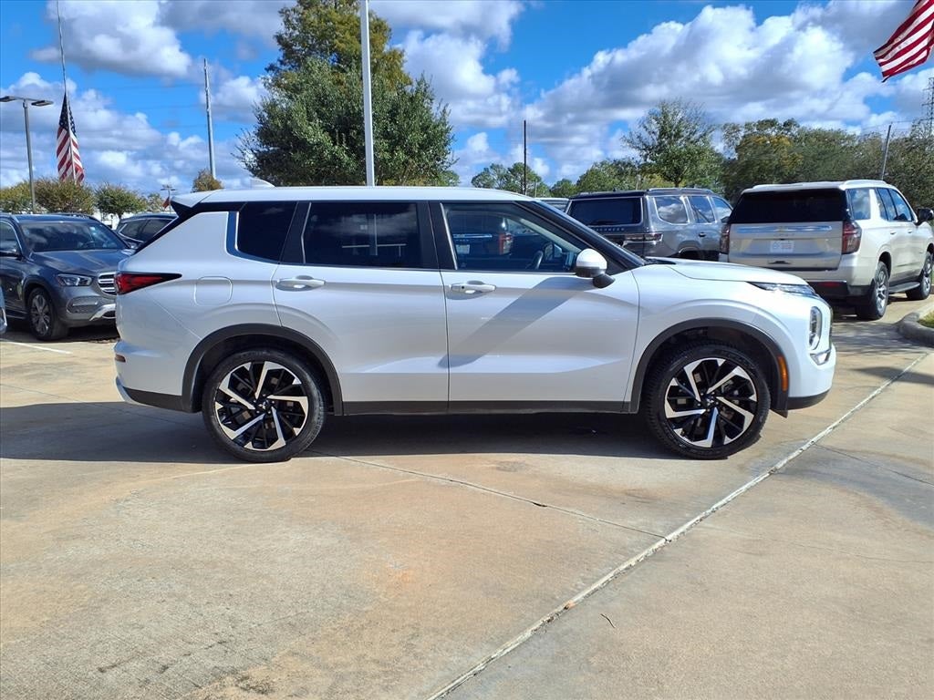 2024 Mitsubishi Outlander SE