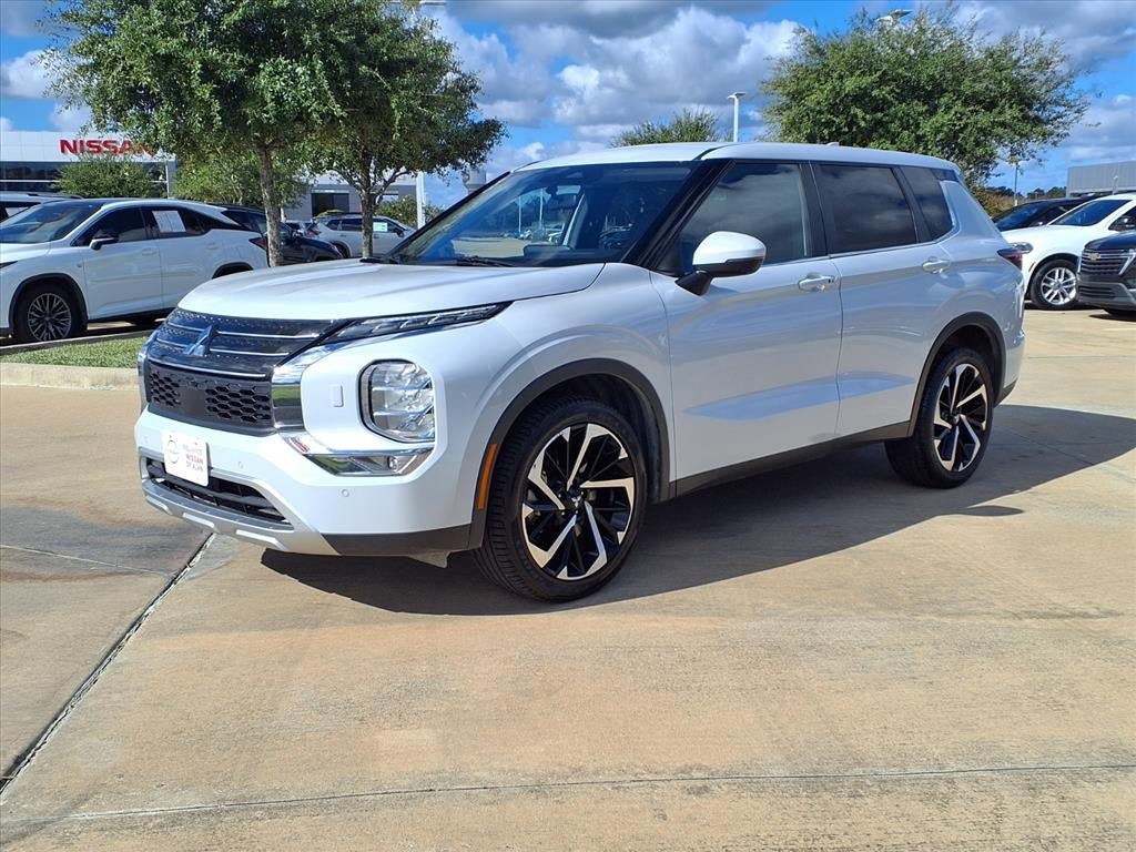 2024 Mitsubishi Outlander SE