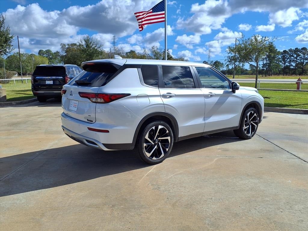 2024 Mitsubishi Outlander SE