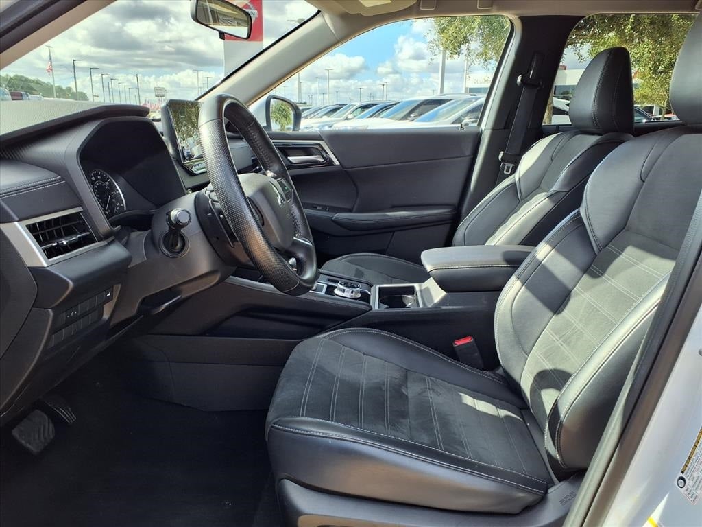 2024 Mitsubishi Outlander SE