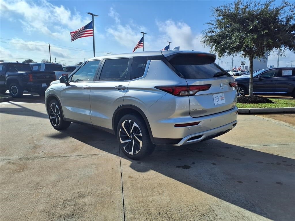 2024 Mitsubishi Outlander SE