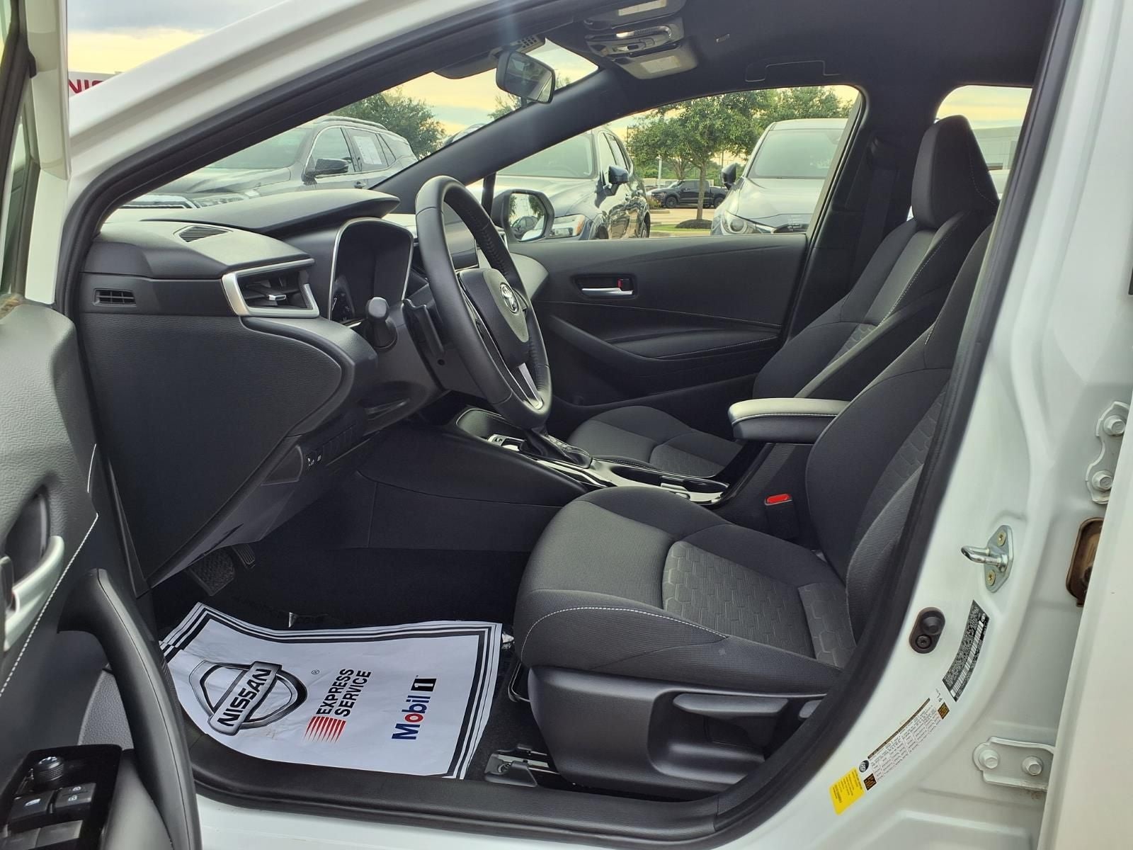 2025 Toyota Corolla Hatchback SE
