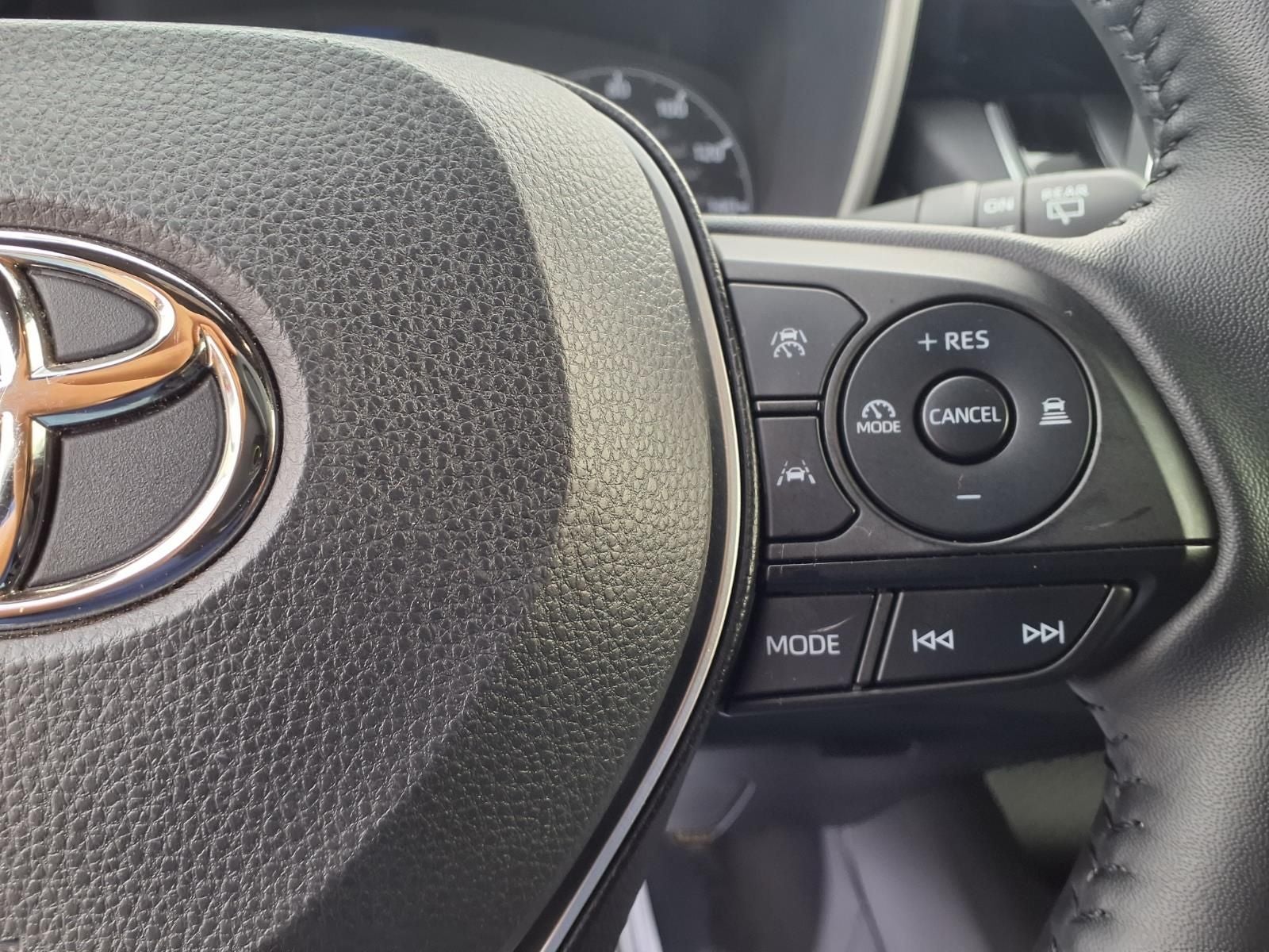 2025 Toyota Corolla Hatchback SE