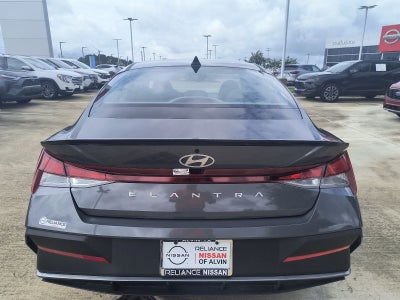 2025 Hyundai Elantra SEL Sport