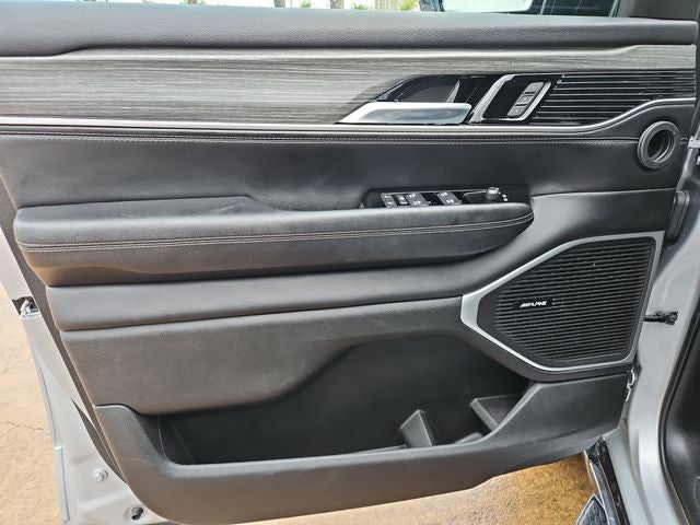 2023 Jeep Wagoneer L Series III