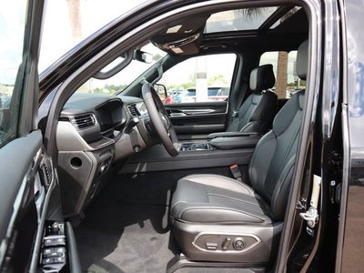 2024 Jeep Wagoneer Base