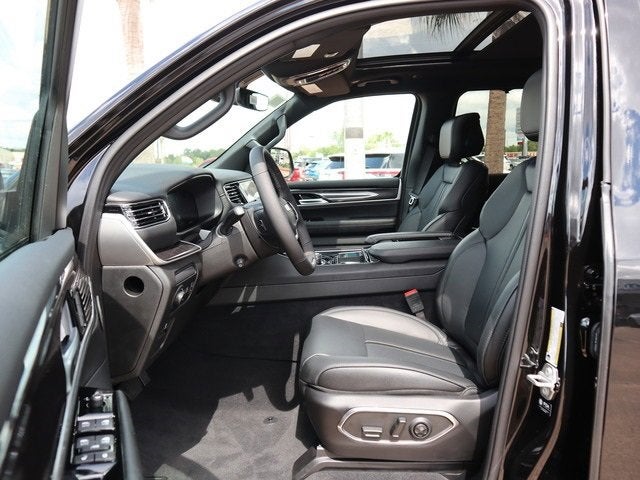 2024 Jeep Wagoneer Base