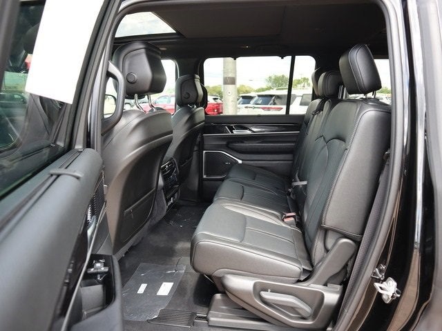 2024 Jeep Wagoneer Base