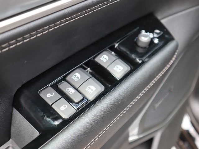 2024 Jeep Wagoneer Base