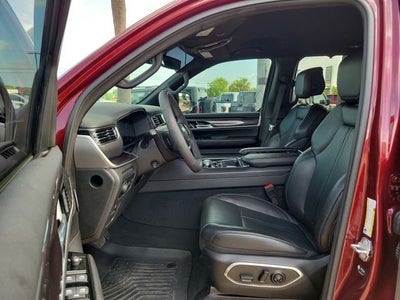2024 Jeep Wagoneer Base