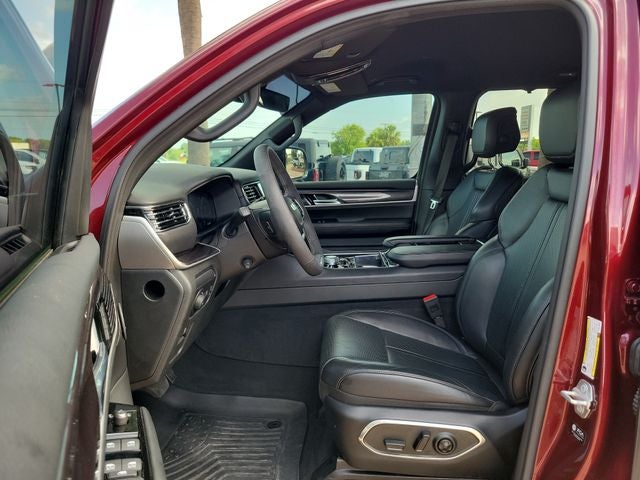 2024 Jeep Wagoneer Base