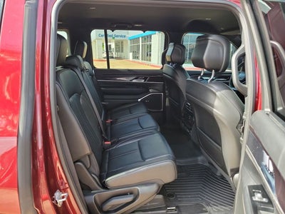 2024 Jeep Wagoneer Base
