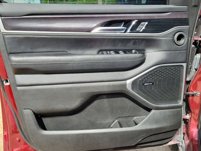 2024 Jeep Wagoneer Base