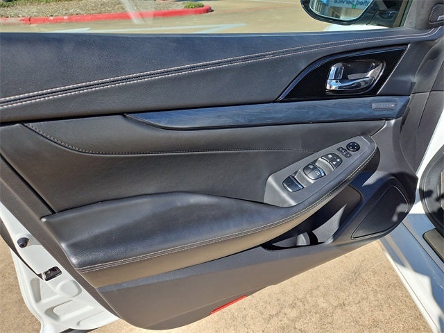 2023 Nissan Maxima Platinum