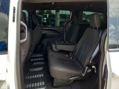 2020 Chrysler Pacifica Touring