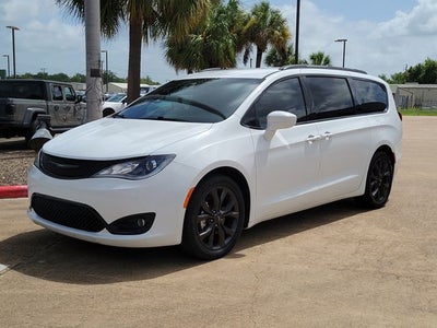 2020 Chrysler Pacifica Touring