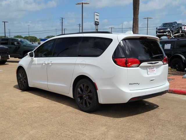 2020 Chrysler Pacifica Touring