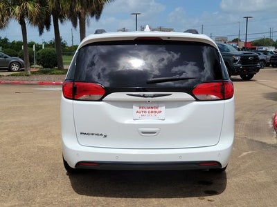 2020 Chrysler Pacifica Touring