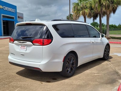 2020 Chrysler Pacifica Touring