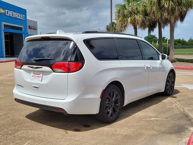 2020 Chrysler Pacifica Touring