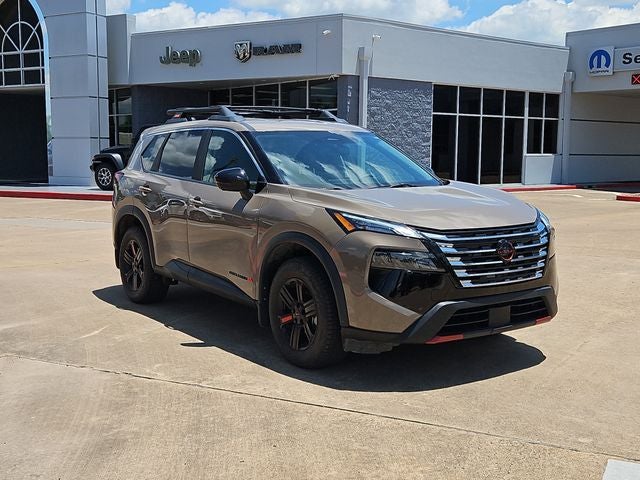 2025 Nissan Rogue Rock Creek