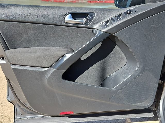 2017 Volkswagen Tiguan Limited 2.0T