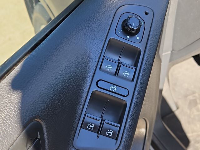 2017 Volkswagen Tiguan Limited 2.0T